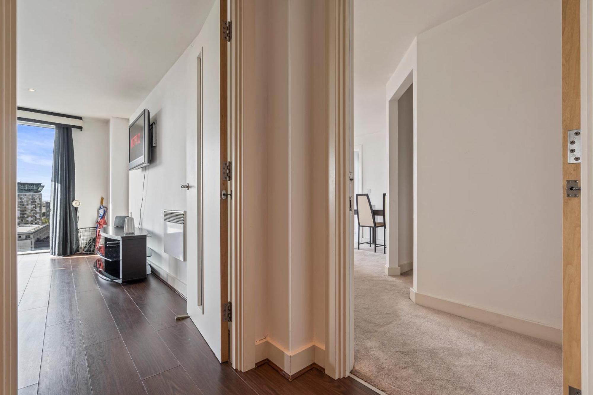 Apartment Ultra Luxury! View In Centre!!