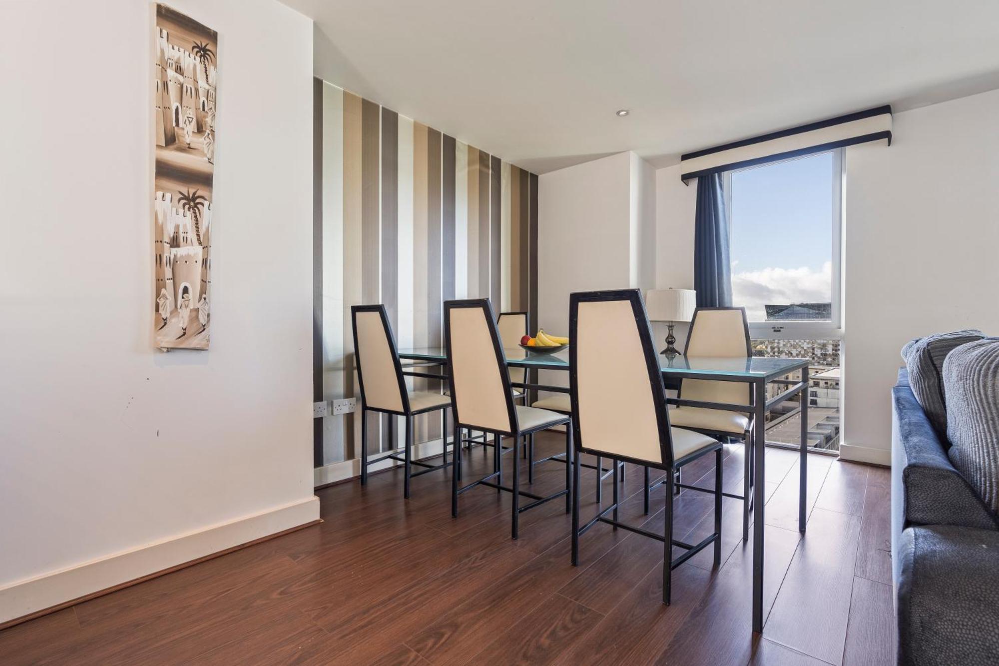 Ultra Luxury! View In Centre!! Apartment *