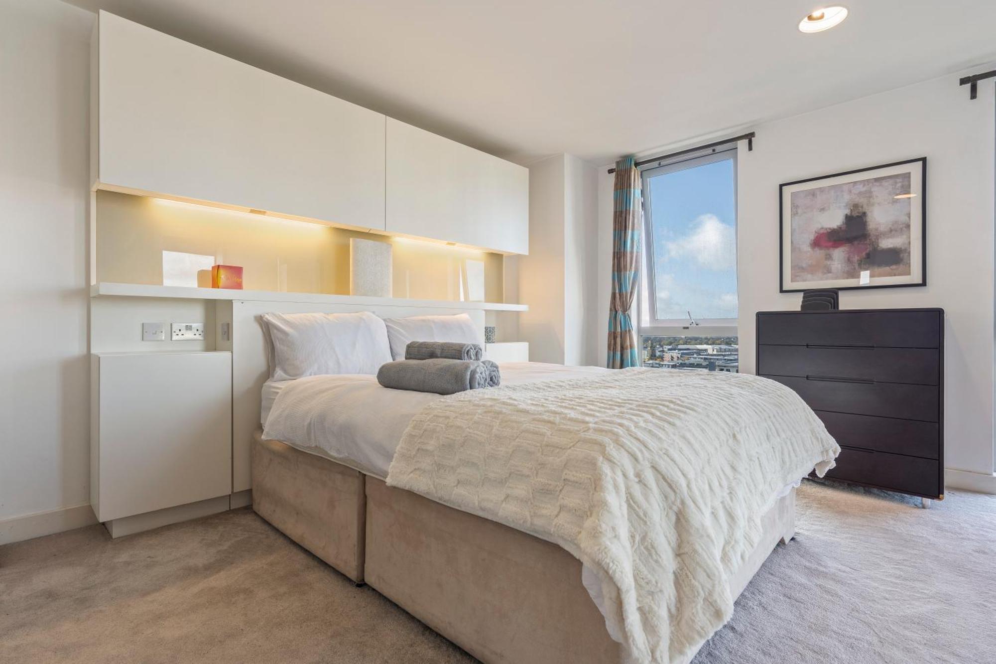 Ultra Luxury! View In Centre!! * Birmingham