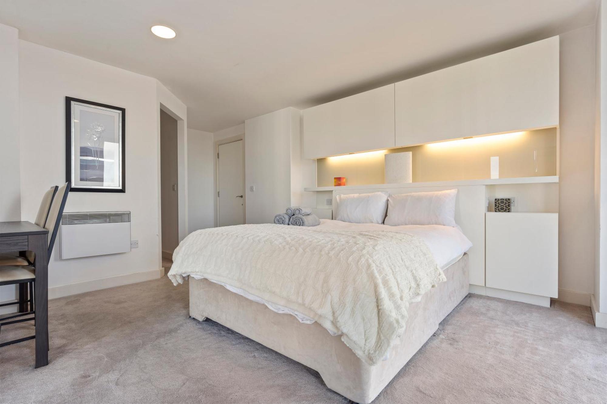 Ultra Luxury! View In Centre!!