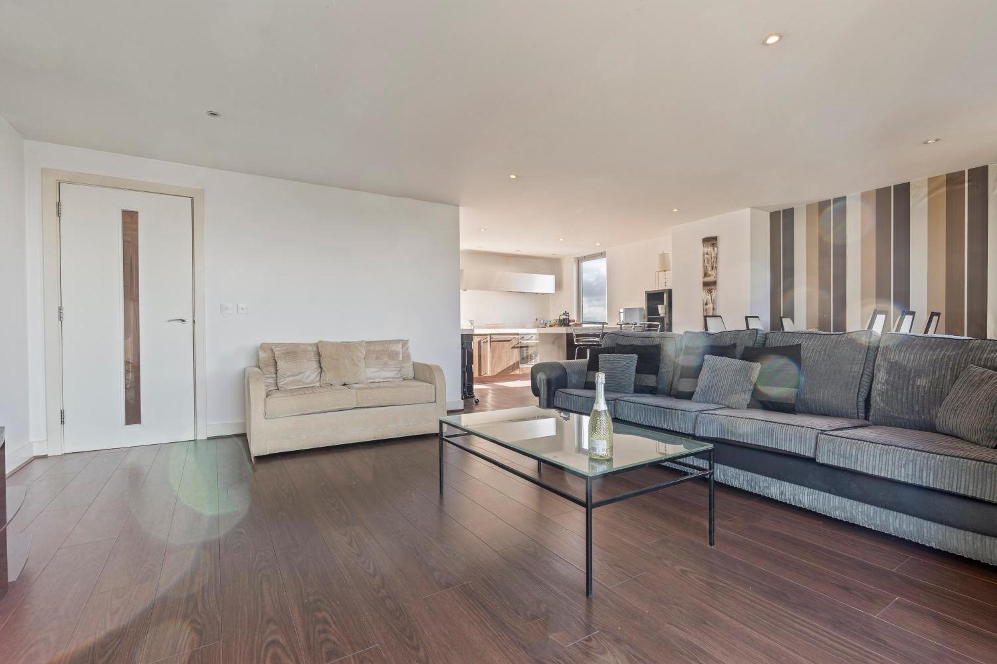 Ultra Luxury! View In Centre!! Birmingham
