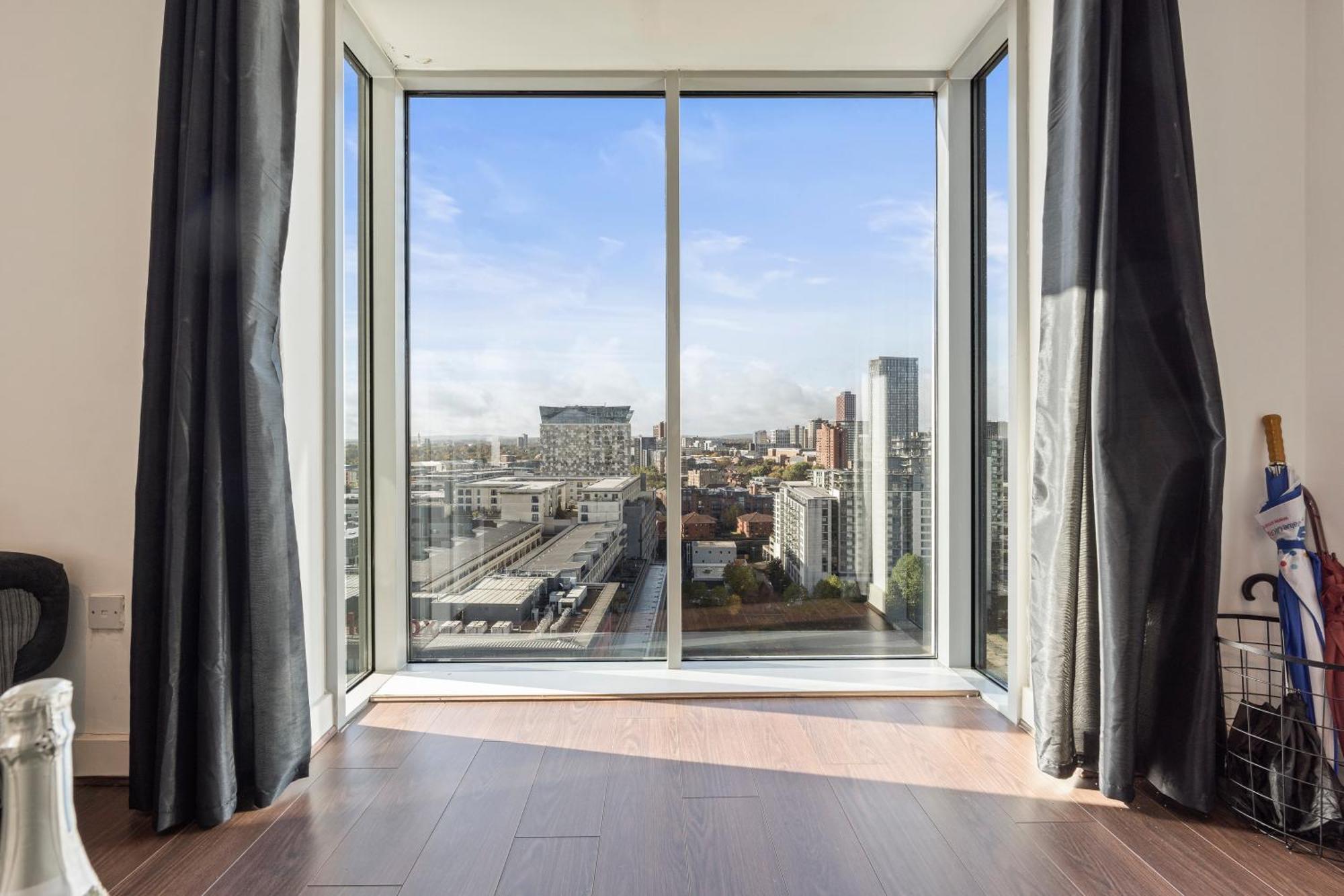 Ultra Luxury! View In Centre!! *