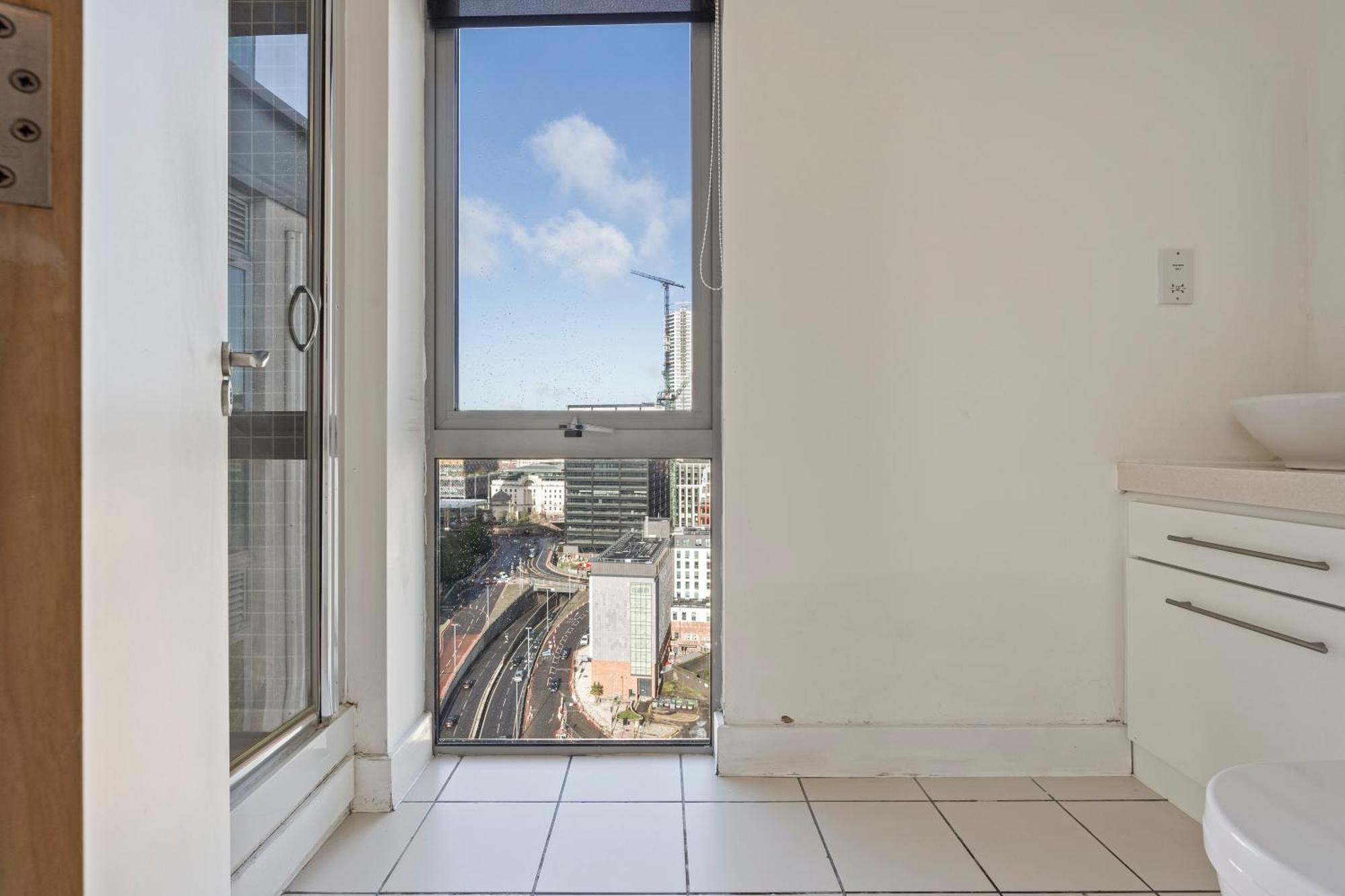 Apartment Ultra Luxury! View In Centre!!