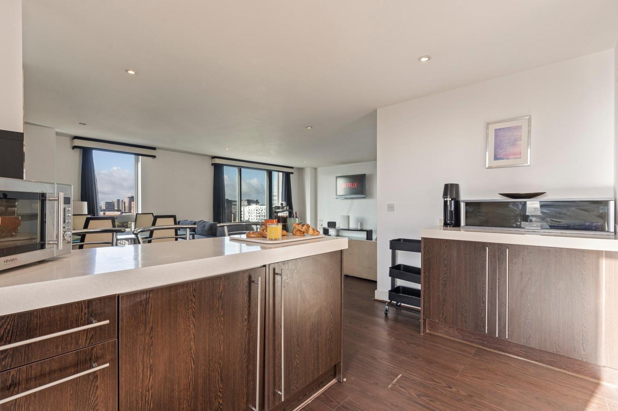Ultra Luxury! View In Centre!! Apartment *